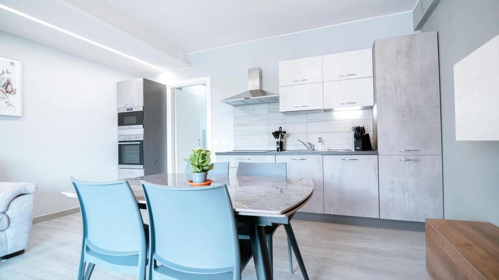 Appartement Balcone Vista Lago! Dimora Aurelia Con Piscina Desenzano del Garda