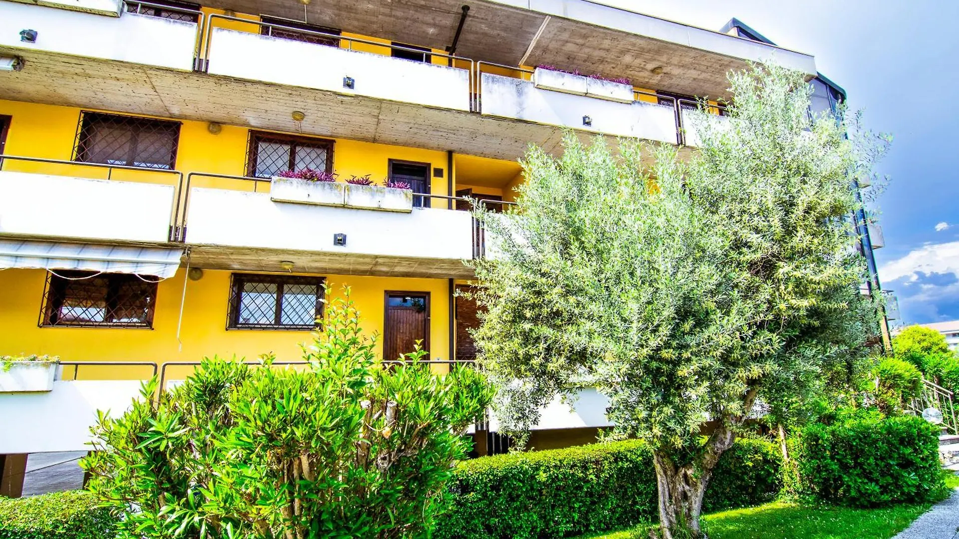 Balcone Vista Lago! Dimora Aurelia Con Piscina Desenzano del Garda