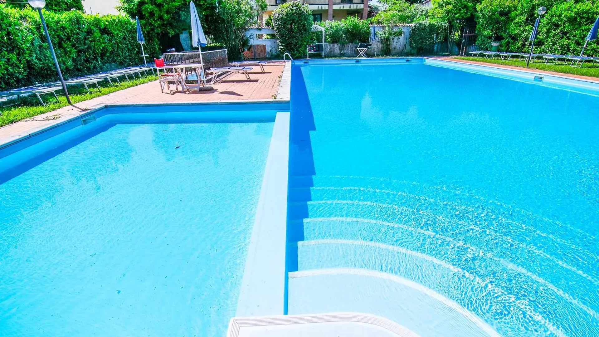 Appartement Balcone Vista Lago! Dimora Aurelia Con Piscina Desenzano del Garda Italie